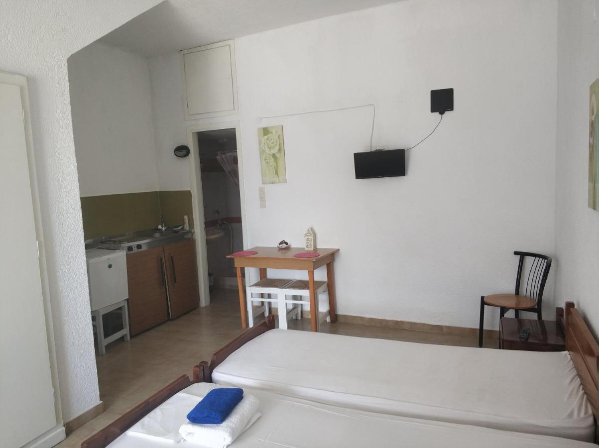 Rania Studios Poros Town Rom bilde